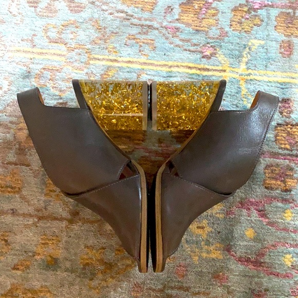 maison margiela platform heels with gold leaf lucite detail - Picture 4 of 7